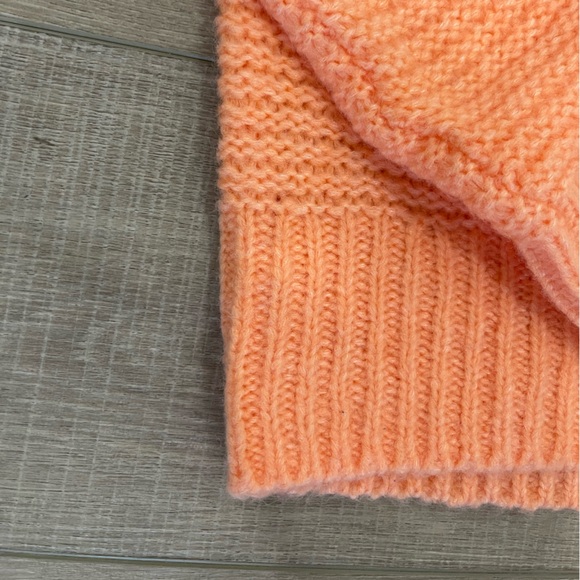 Universal Thread Sweater - Picture 6 of 7